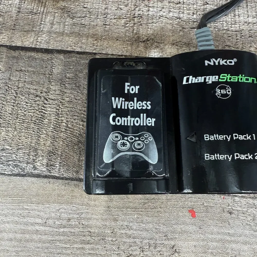 Nyko Charge Station Xbox 360 For Wireless Controllers Two Packs As Is